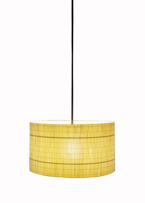 Nagoya Pendelleuchte von Santa & Cole: Hängelampe mit zylindrischem Schirm aus Holzfurnier.